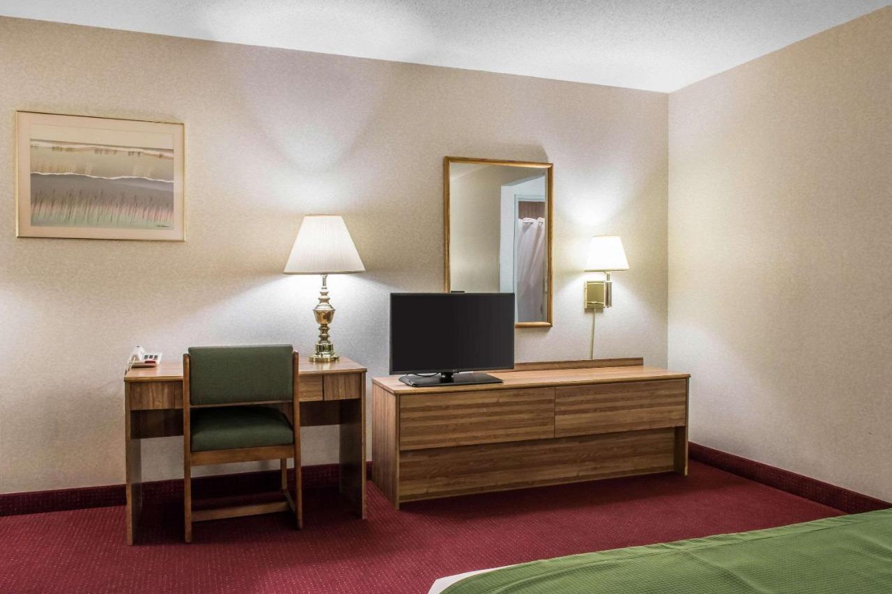 Quality Inn Arena Wilkes-Barre Eksteriør billede