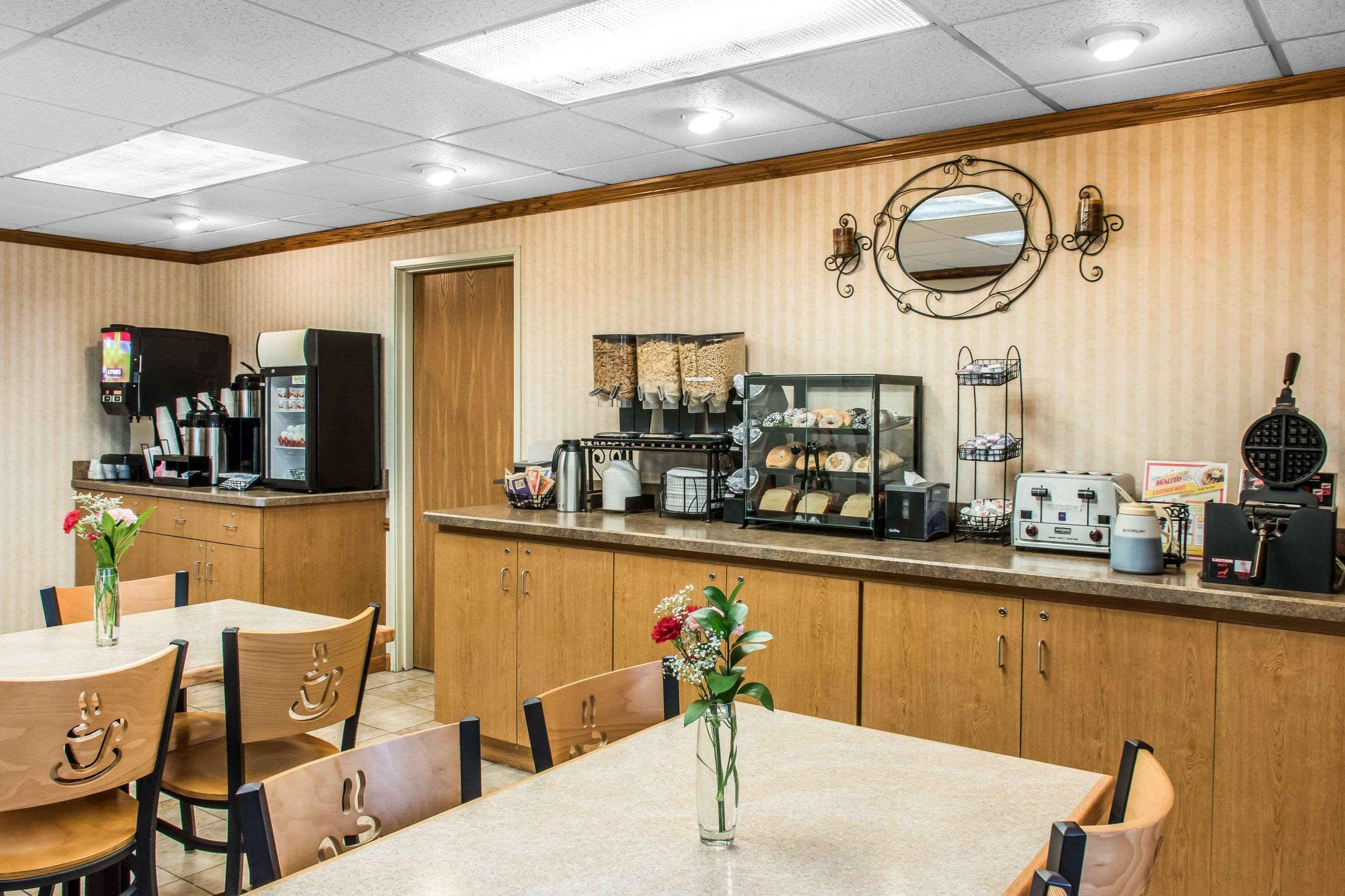 Quality Inn Arena Wilkes-Barre Eksteriør billede